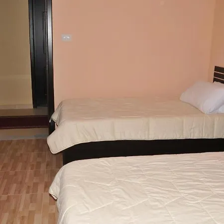 Garden Hotell Gjirokastër