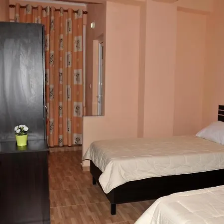 Garden Hotel *